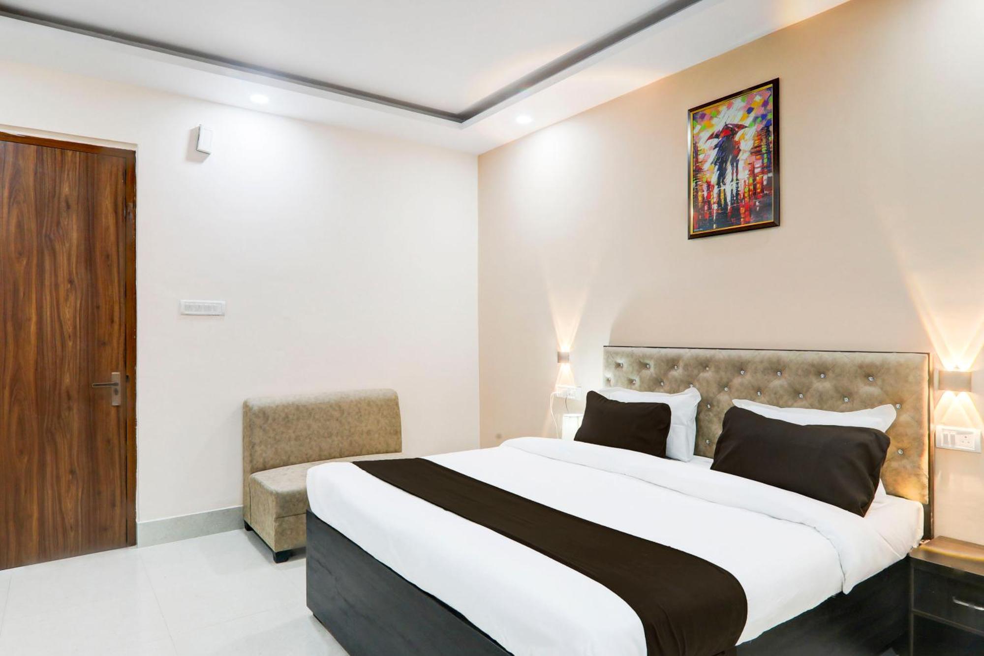 Super Townhouse Gls International Hotell Lucknow Exteriör bild