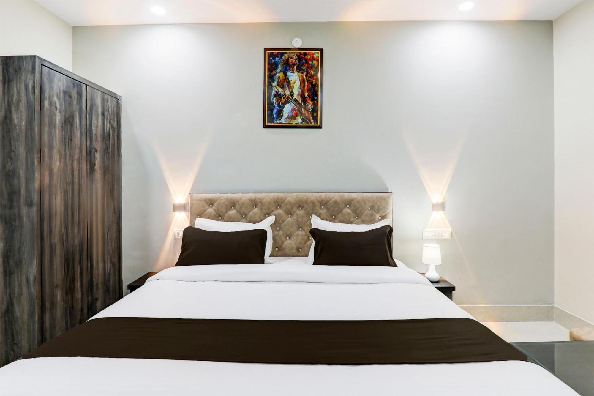 Super Townhouse Gls International Hotell Lucknow Exteriör bild