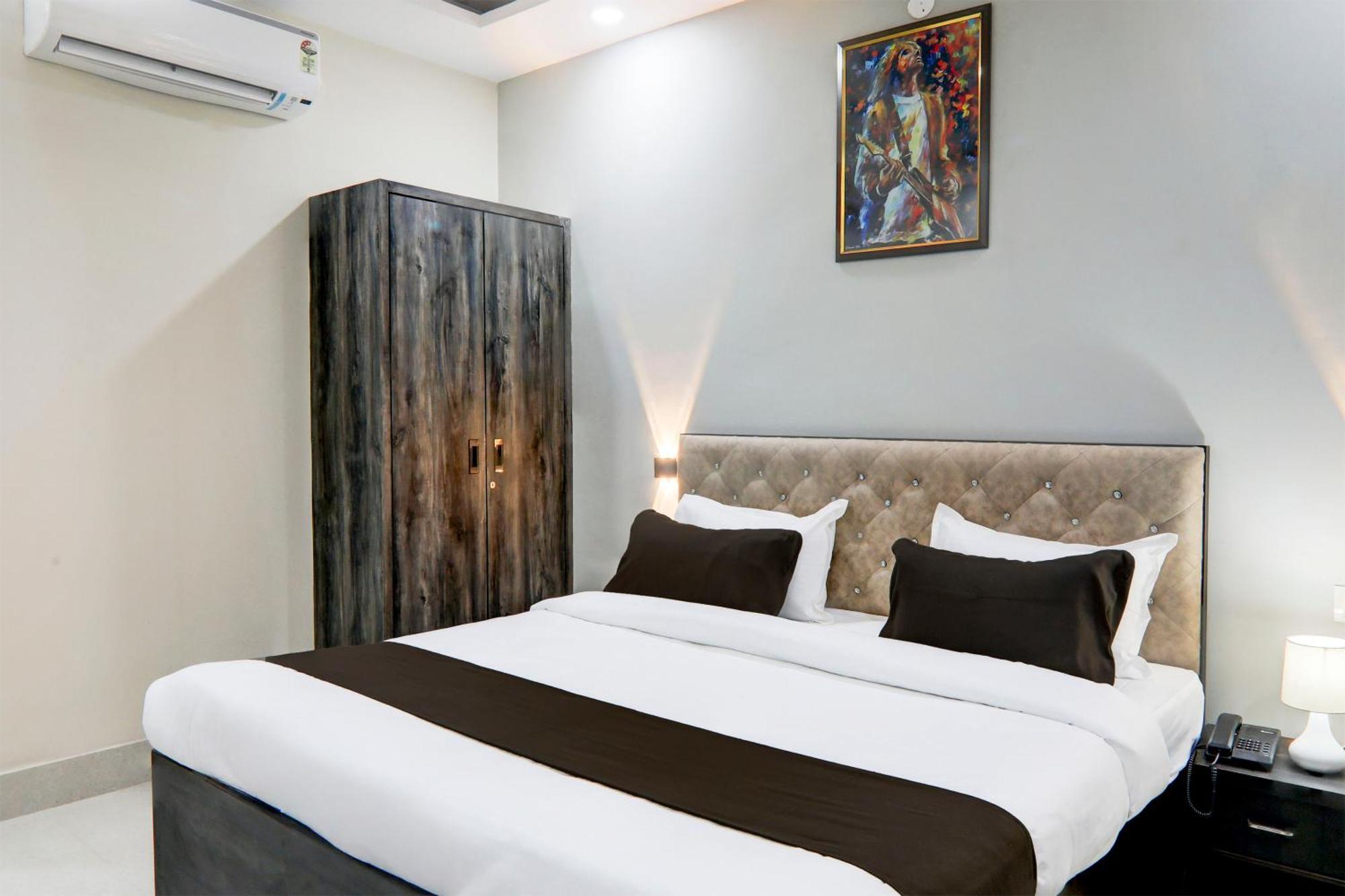Super Townhouse Gls International Hotell Lucknow Exteriör bild