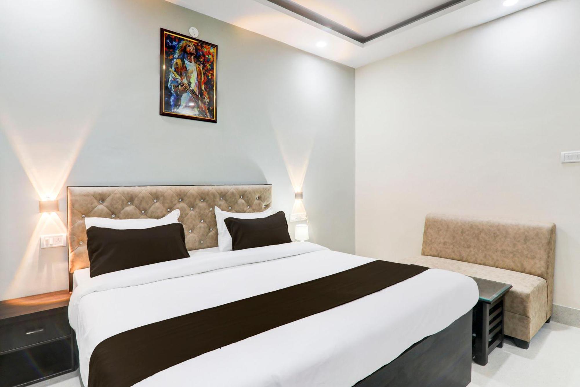 Super Townhouse Gls International Hotell Lucknow Exteriör bild