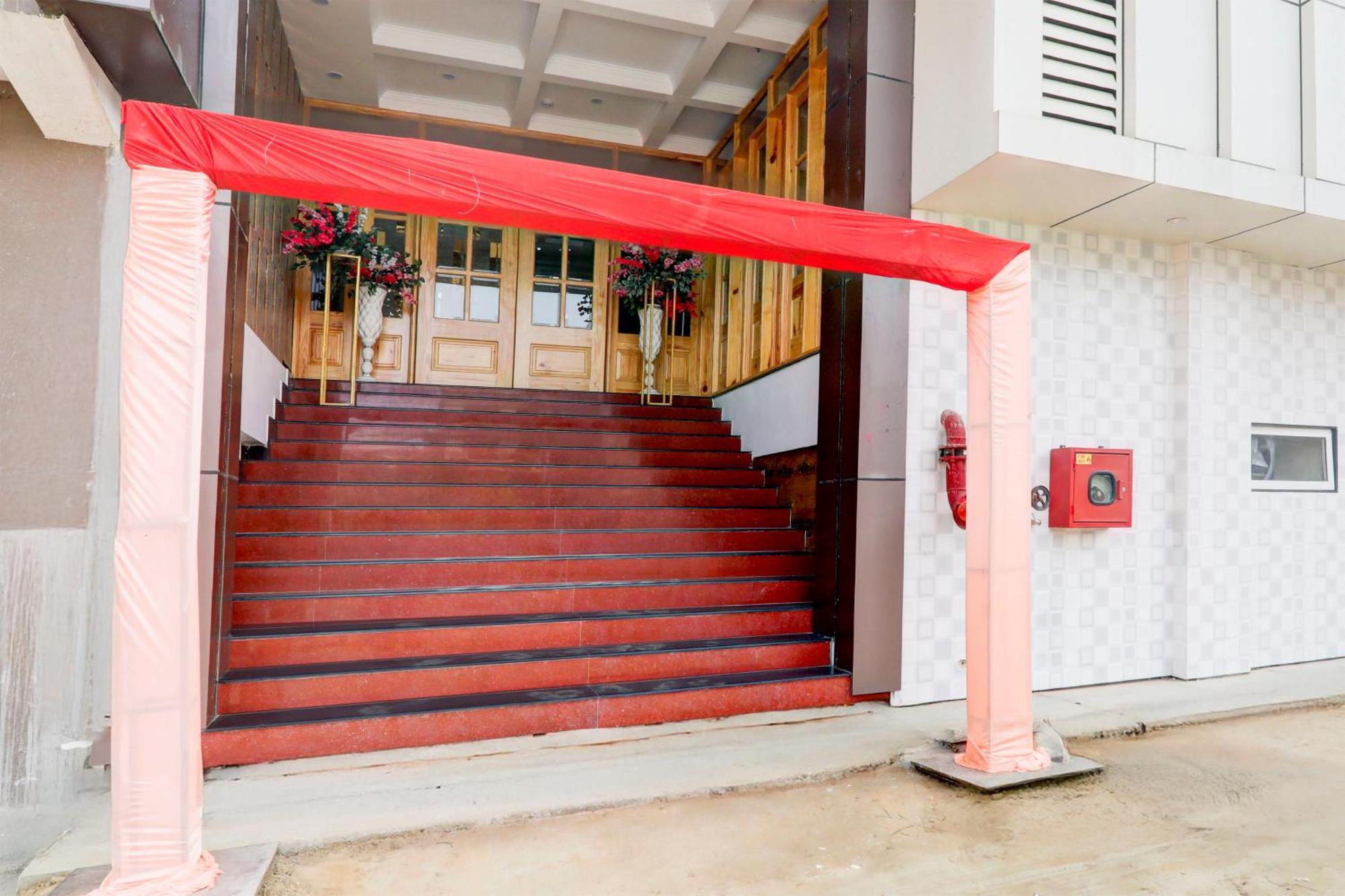 Super Townhouse Gls International Hotell Lucknow Exteriör bild